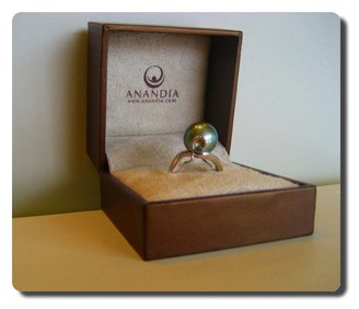 Free Deluxe Gift Box